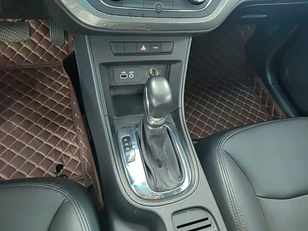 Roewe 360 — миниатюра 14