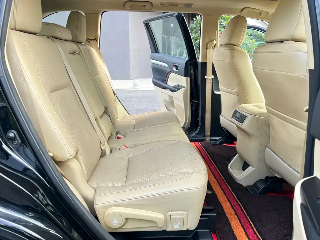 Toyota Highlander — миниатюра 16