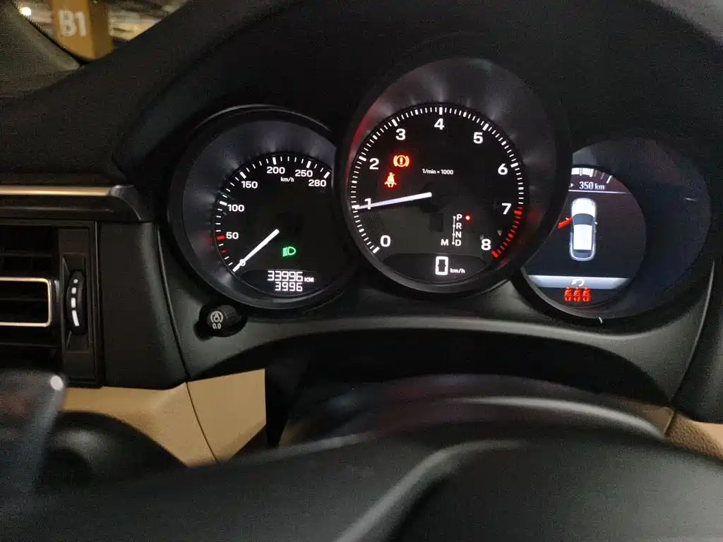 Porsche Macan — миниатюра 8