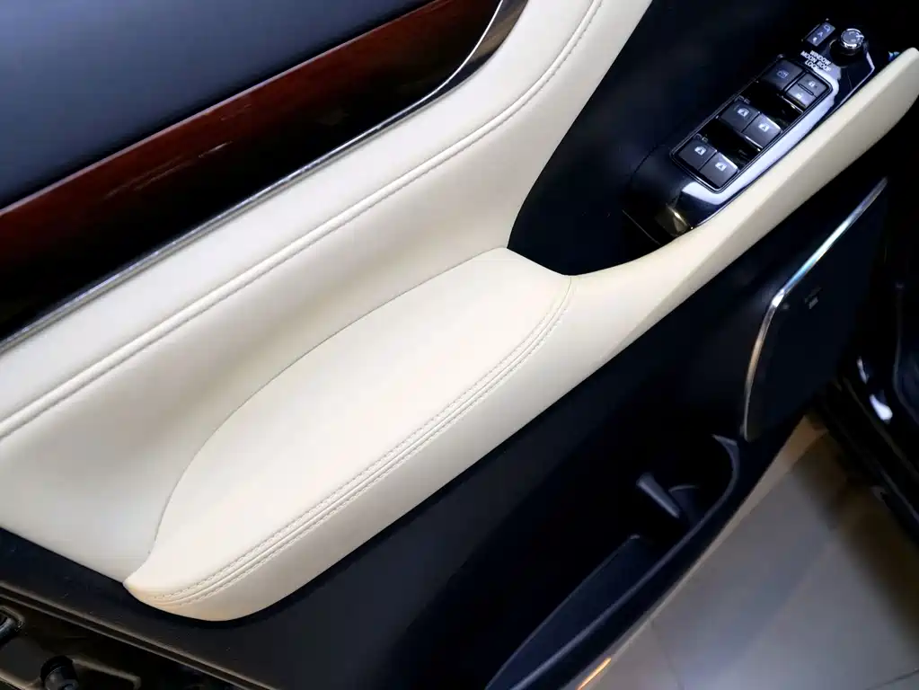 Toyota Alphard — миниатюра 14