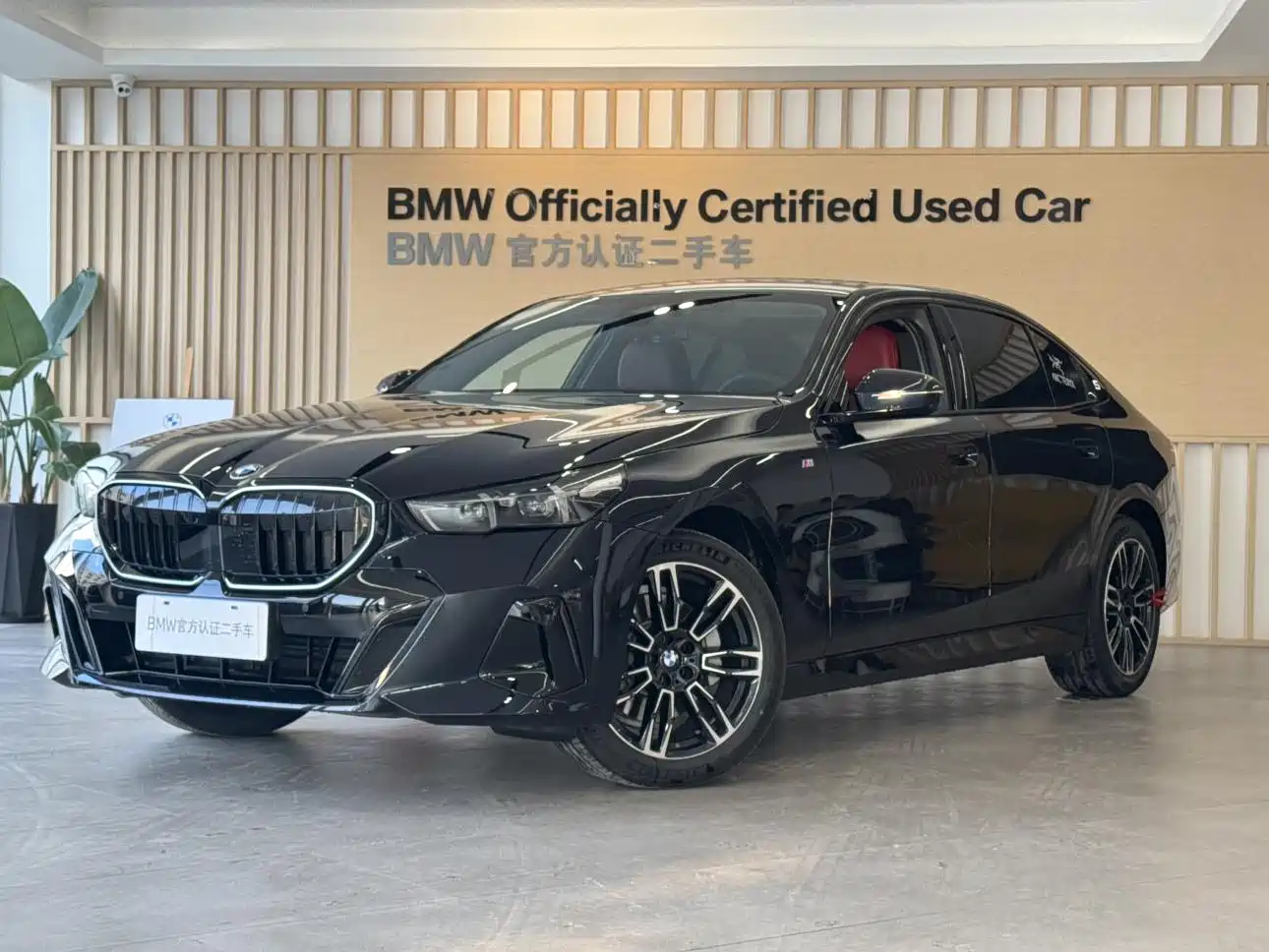 BMW 5 series 2025 Черный из Китая, фото 2