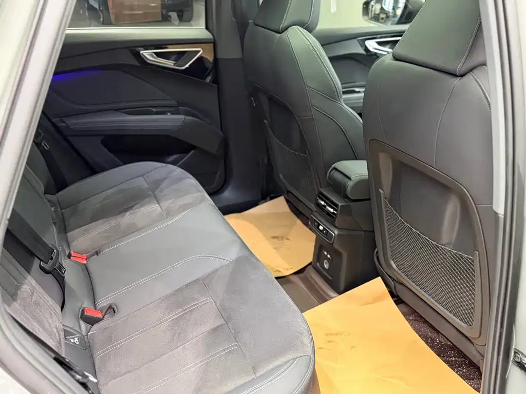 Audi Q4 e-tron — миниатюра 19