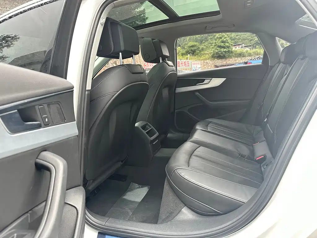 Audi A4L 2023 40 TFSI Fashion