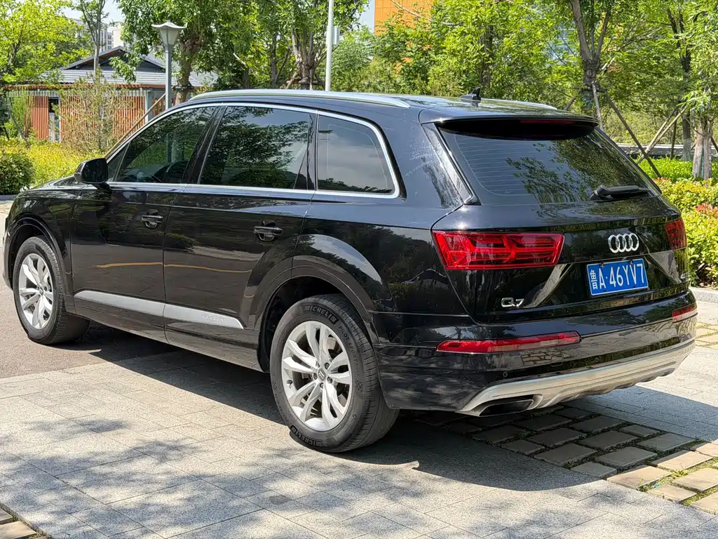 Audi Q7 — миниатюра 4