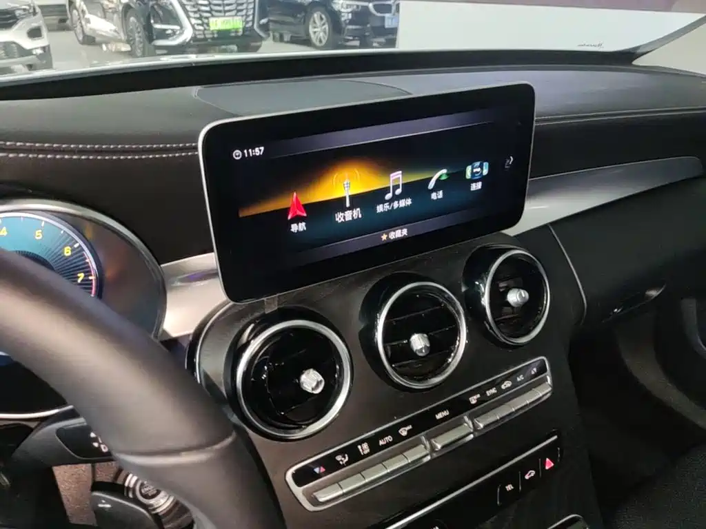 Mercedes-Benz C-Class — миниатюра 13