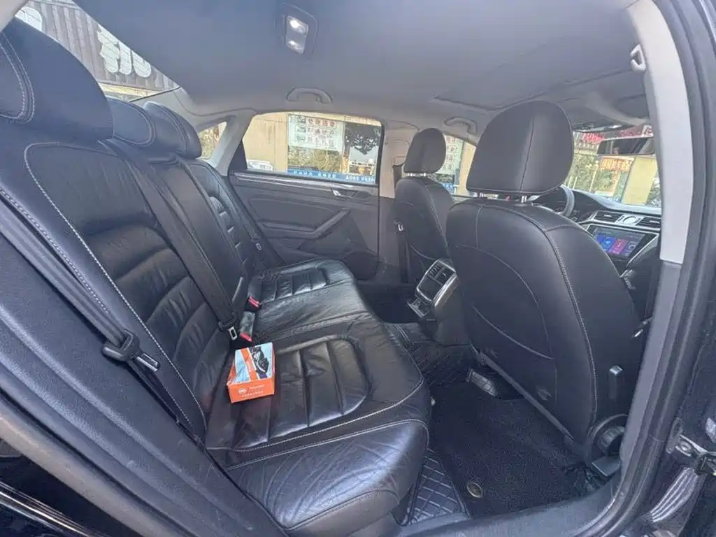 Volkswagen Passat — миниатюра 8