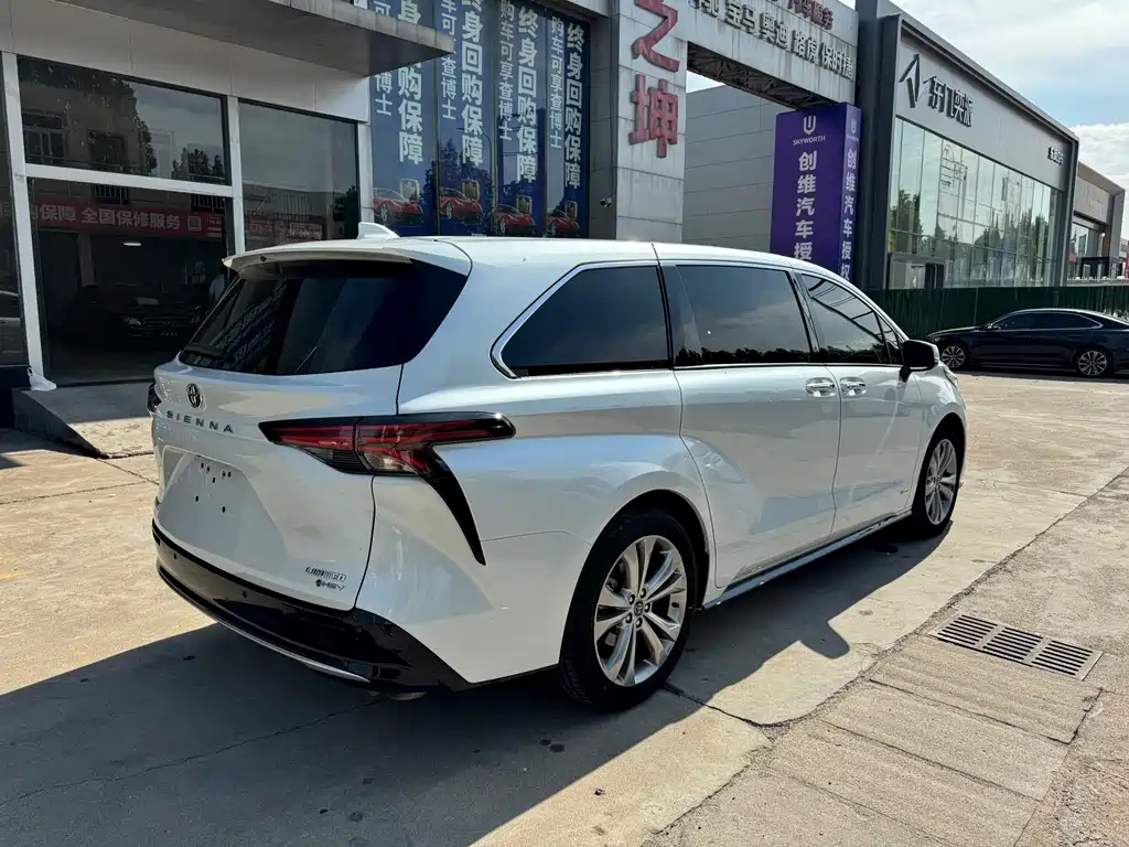Toyota Sienna — миниатюра 15