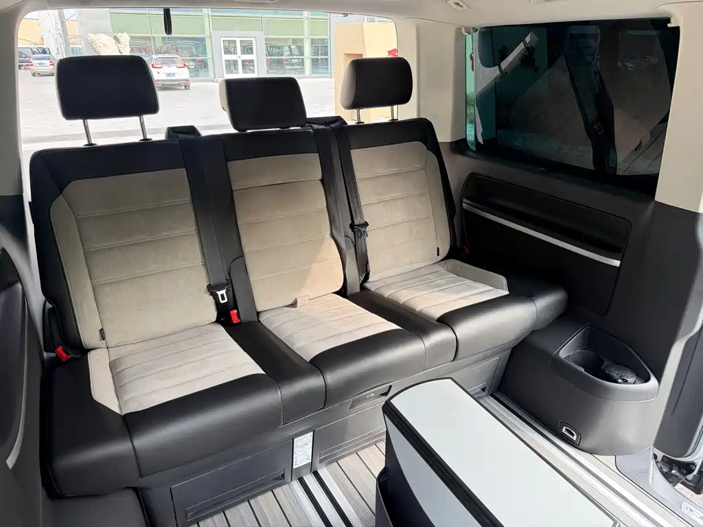 Volkswagen Multivan — миниатюра 22
