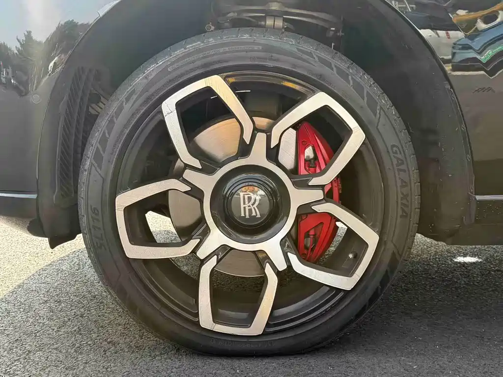 Rolls-Royce Cullinan — миниатюра 7