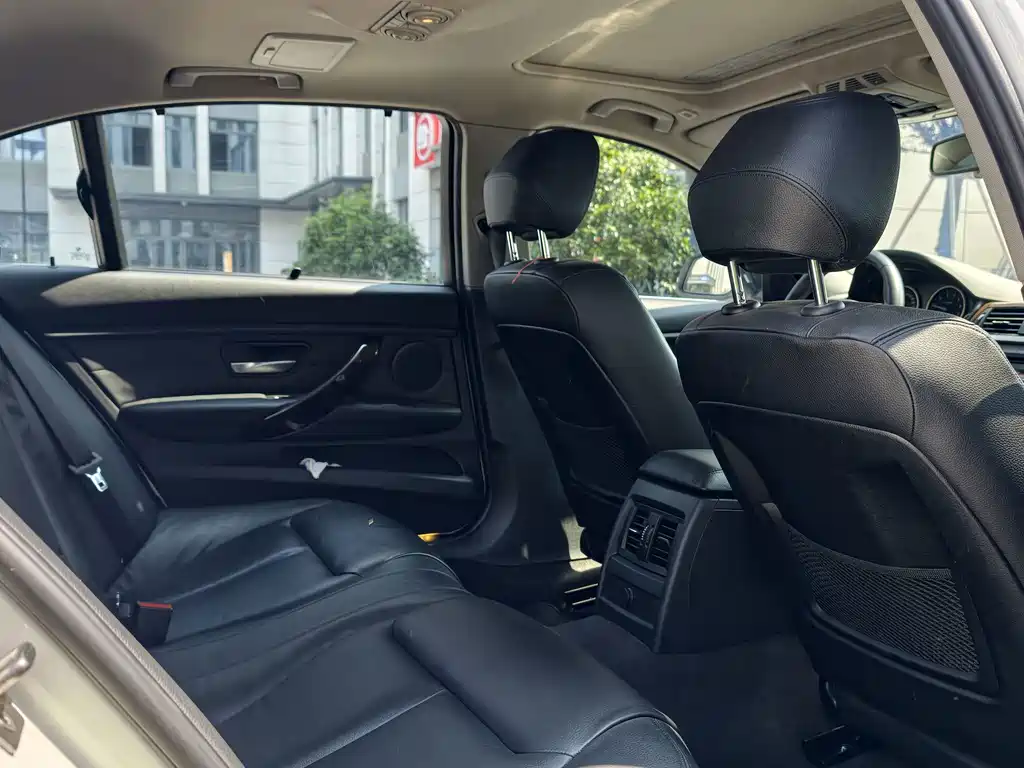 BMW 3 Series — миниатюра 17