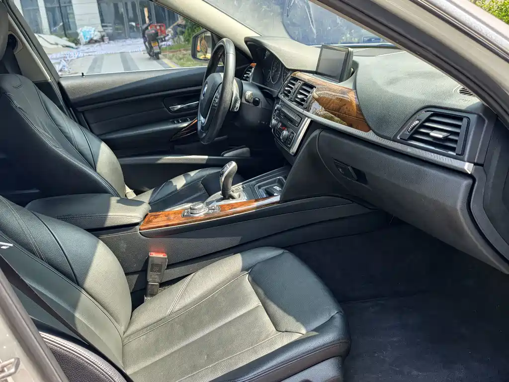 BMW 3 Series — миниатюра 13