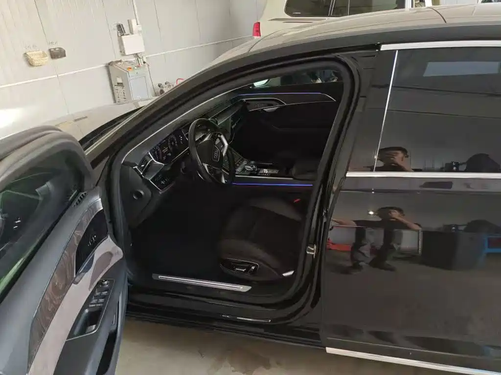 Audi A8 — миниатюра 5
