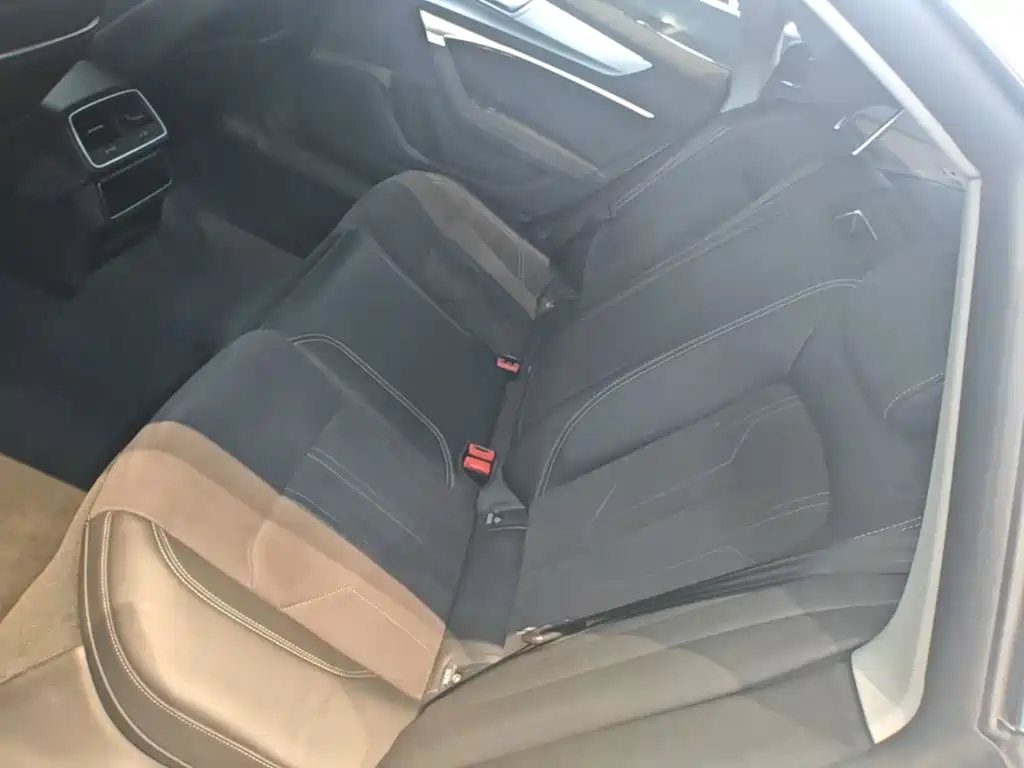 Audi A7L — миниатюра 17