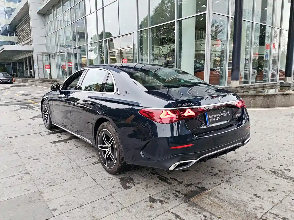 Mercedes-Benz E-Class — миниатюра 21