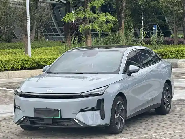 2023 Geely Galaxy L6