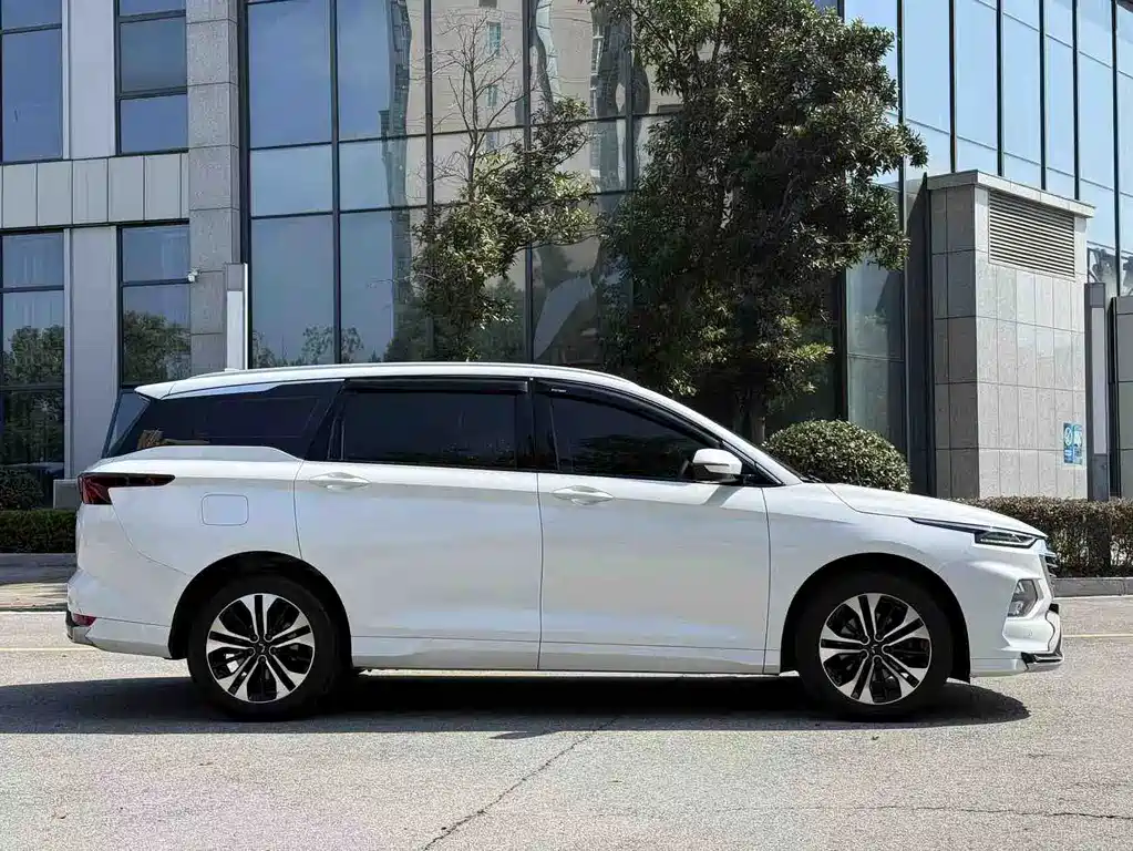 Wuling Victory — миниатюра 5