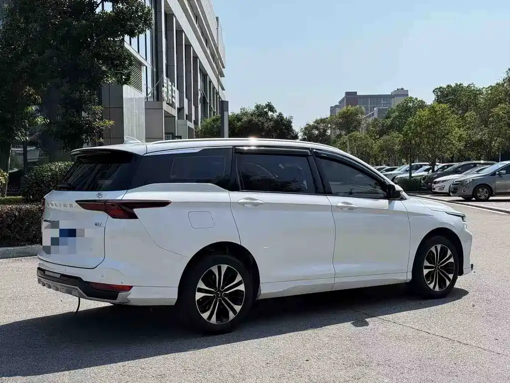 Wuling Victory — миниатюра 7
