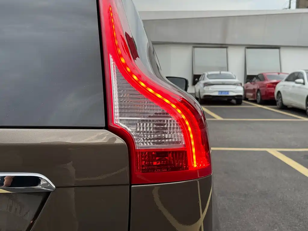 Volvo XC60 (Import) — миниатюра 22