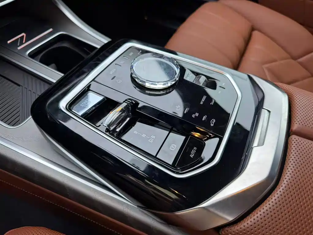 BMW i7 — миниатюра 11