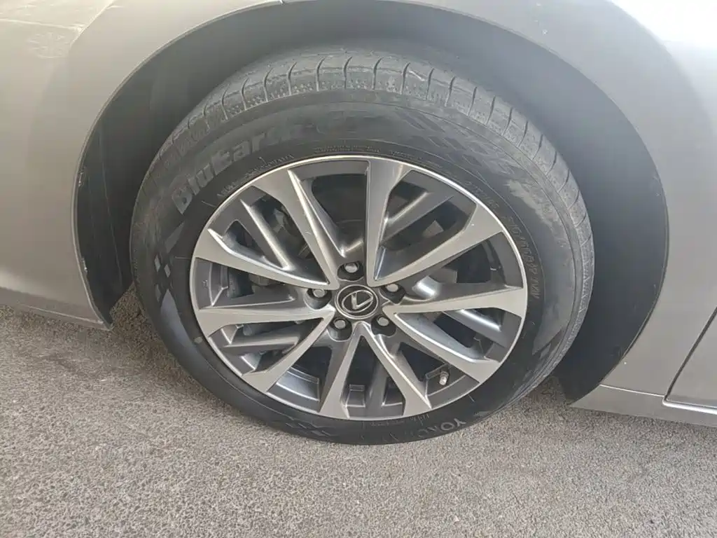 Lexus ES — миниатюра 23