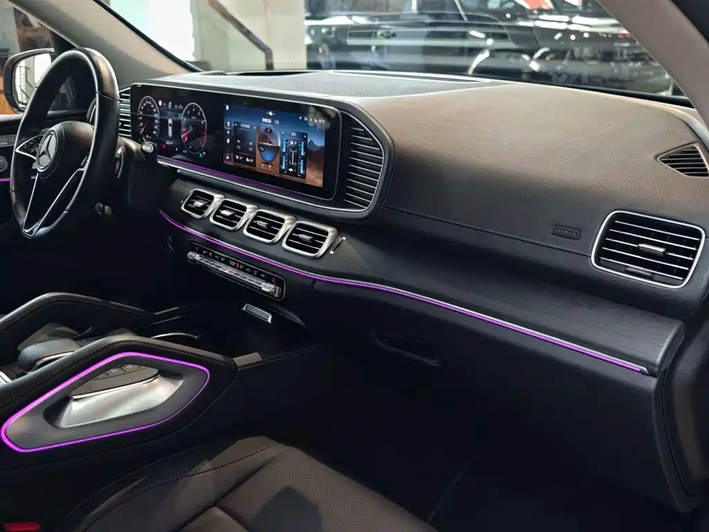 Mercedes-Benz GLE (Import) — миниатюра 35