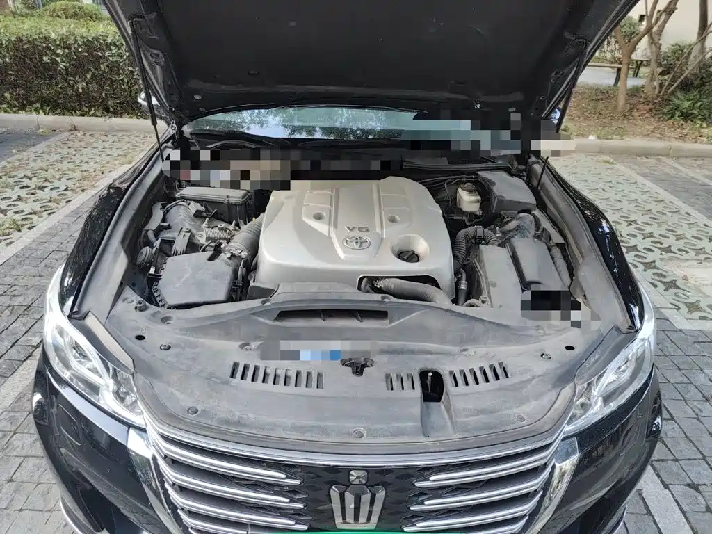 Toyota Crown — миниатюра 11