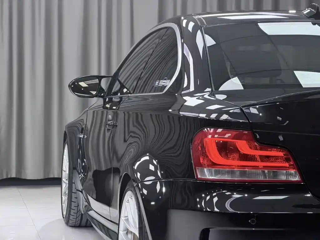 BMW 1 M 2011 1M Coupe
