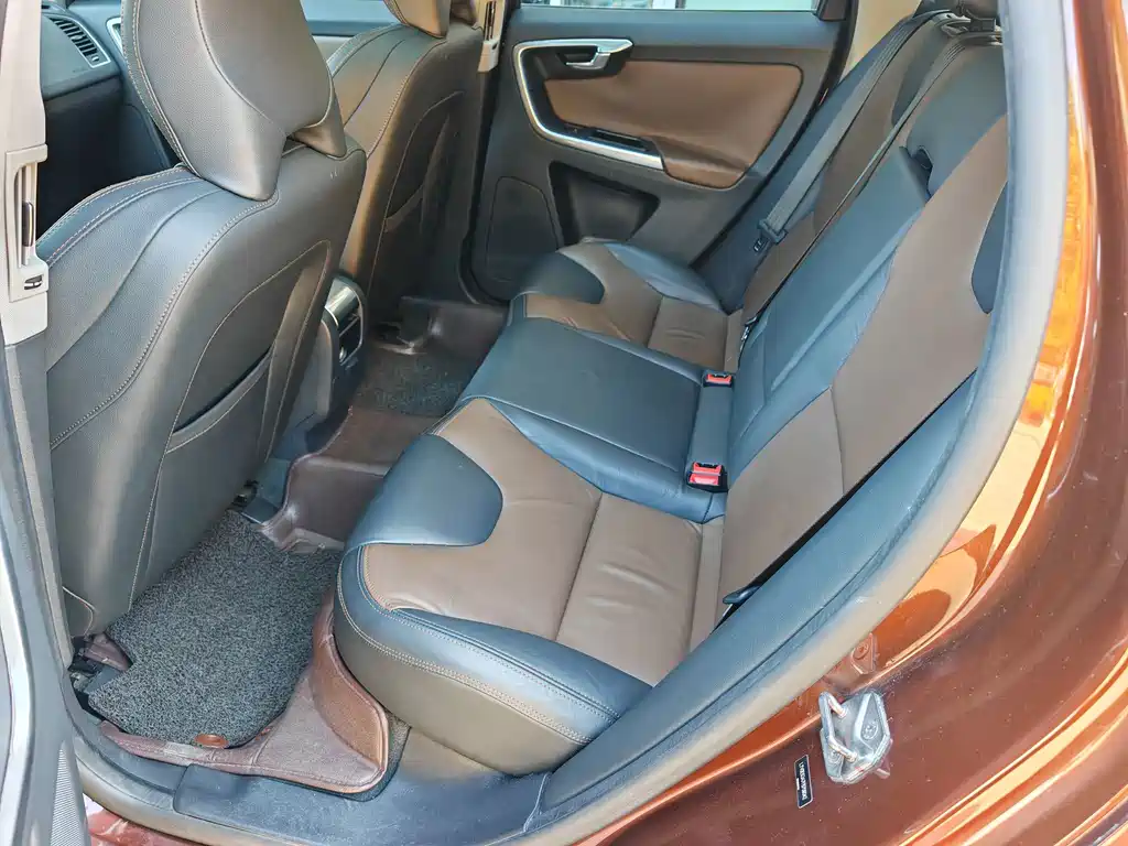 Volvo XC60 — миниатюра 8