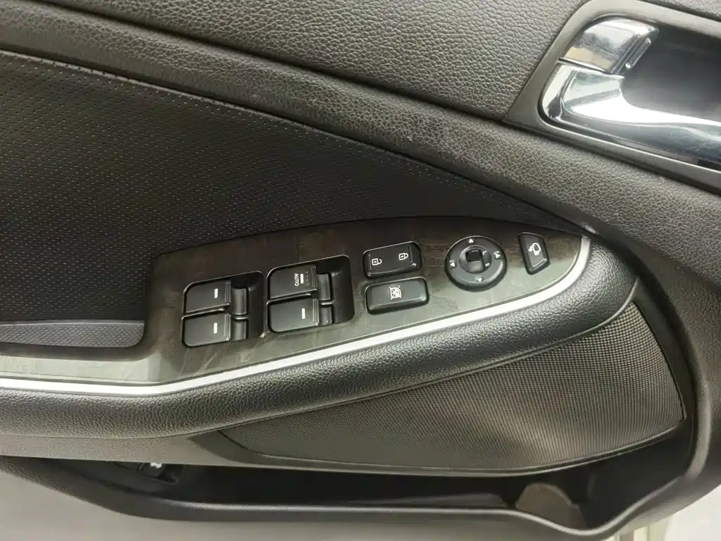 Kia K5 — миниатюра 9