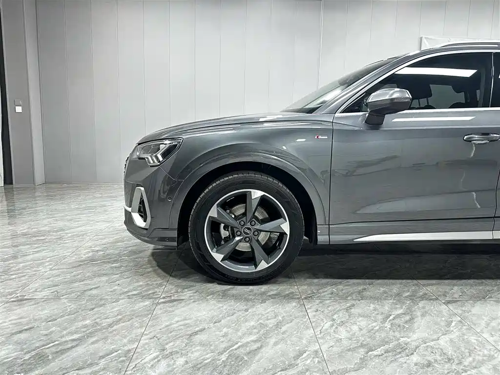Audi Q3 2022 35 TFSI Fashion