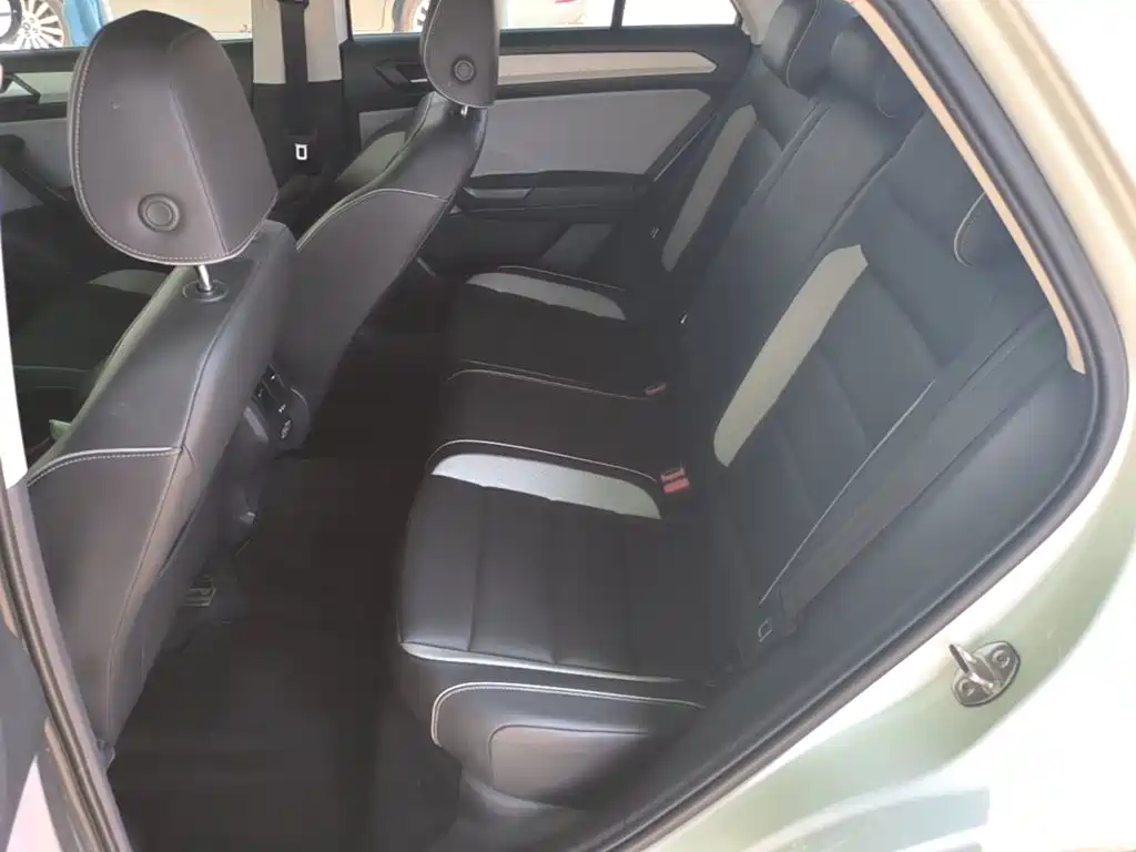 Volkswagen T-Roc — миниатюра 17