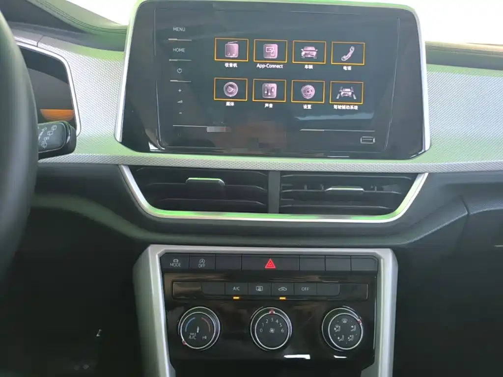 Volkswagen T-Roc — миниатюра 13