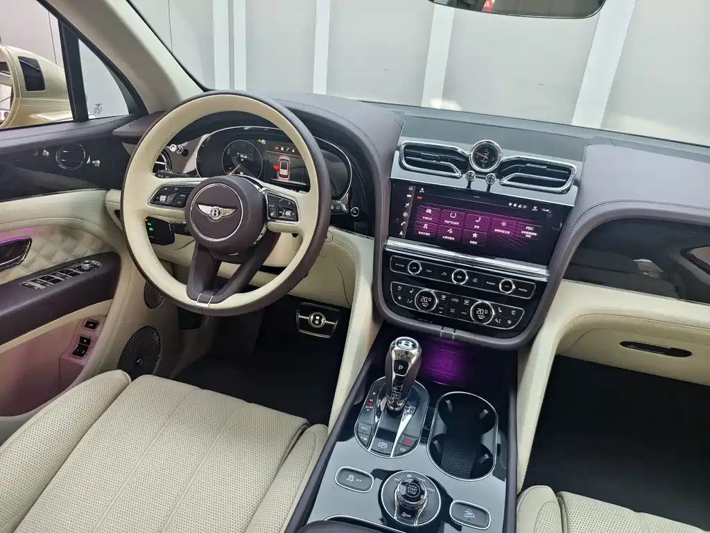 Bentley Bentayga — миниатюра 10