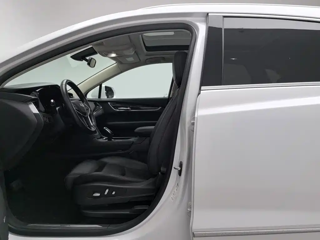 Cadillac XT5 — миниатюра 10