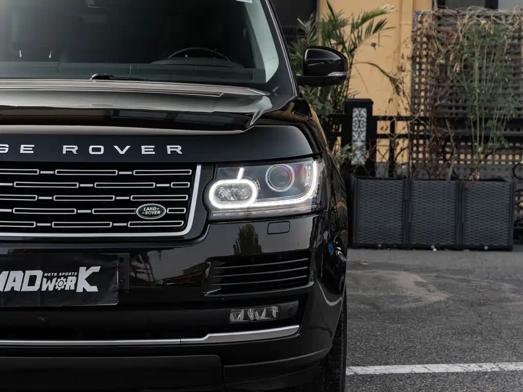 Land Rover Range Rover — миниатюра 4