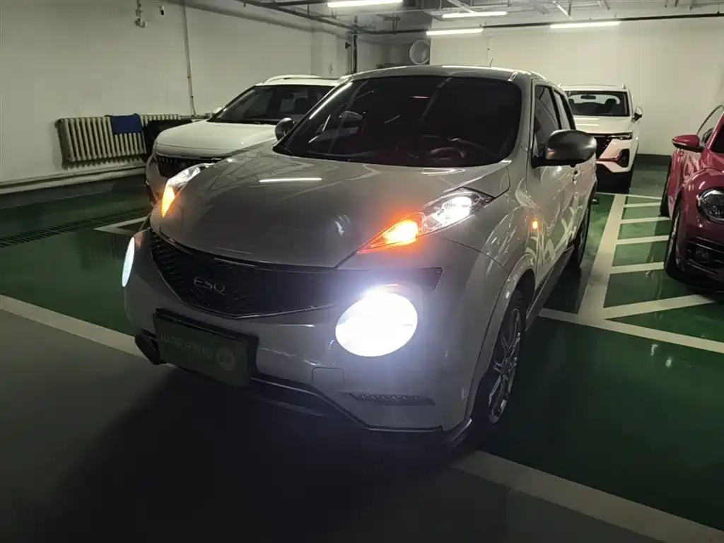 Infiniti ESQ 2014 1.6L Efficiency Performance Edition