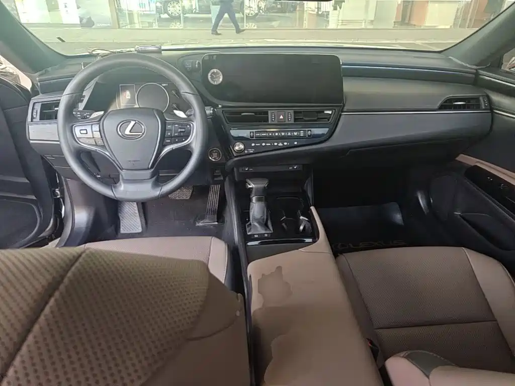 Lexus ES — миниатюра 10