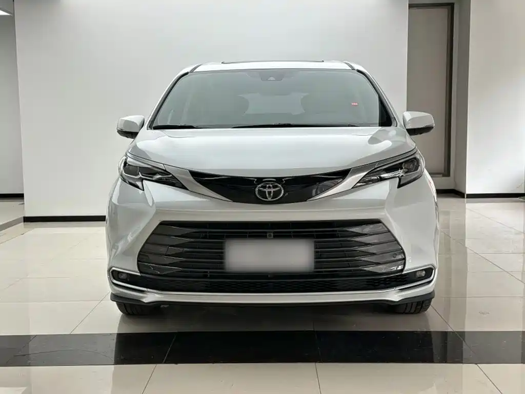 Toyota Sienna — миниатюра 14