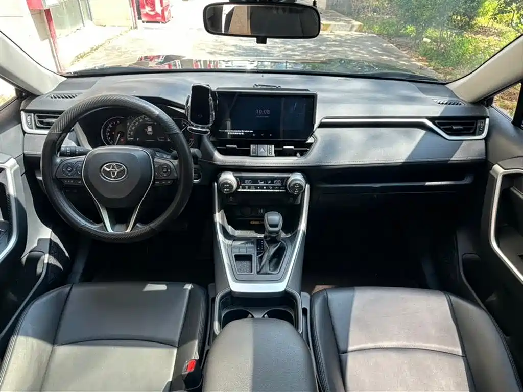 Toyota RAV4 2023 2.0L CVT