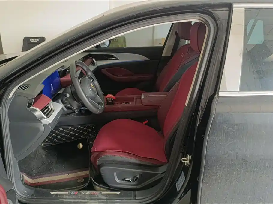 Hongqi H5 2025 2.0T AT