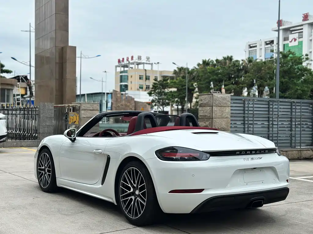 Porsche 718 2022 Boxster 2.0T