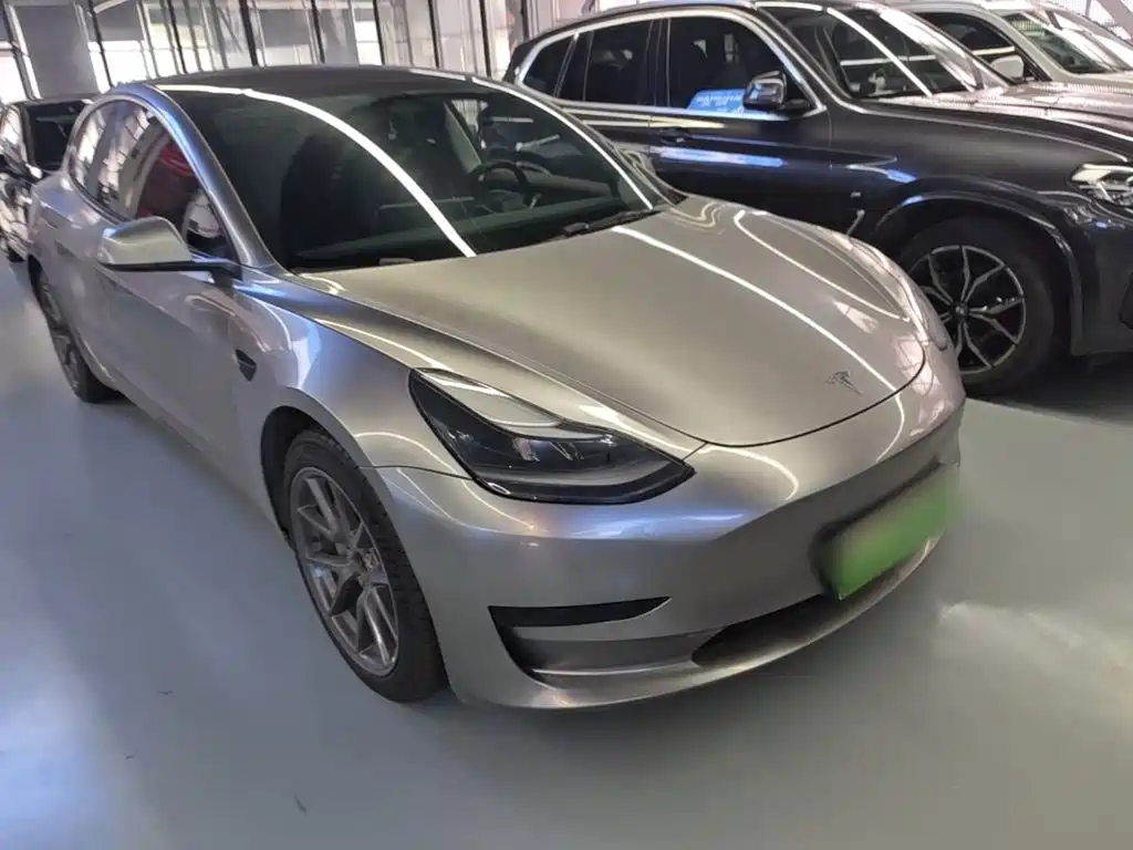 Tesla Model 3 — миниатюра 4