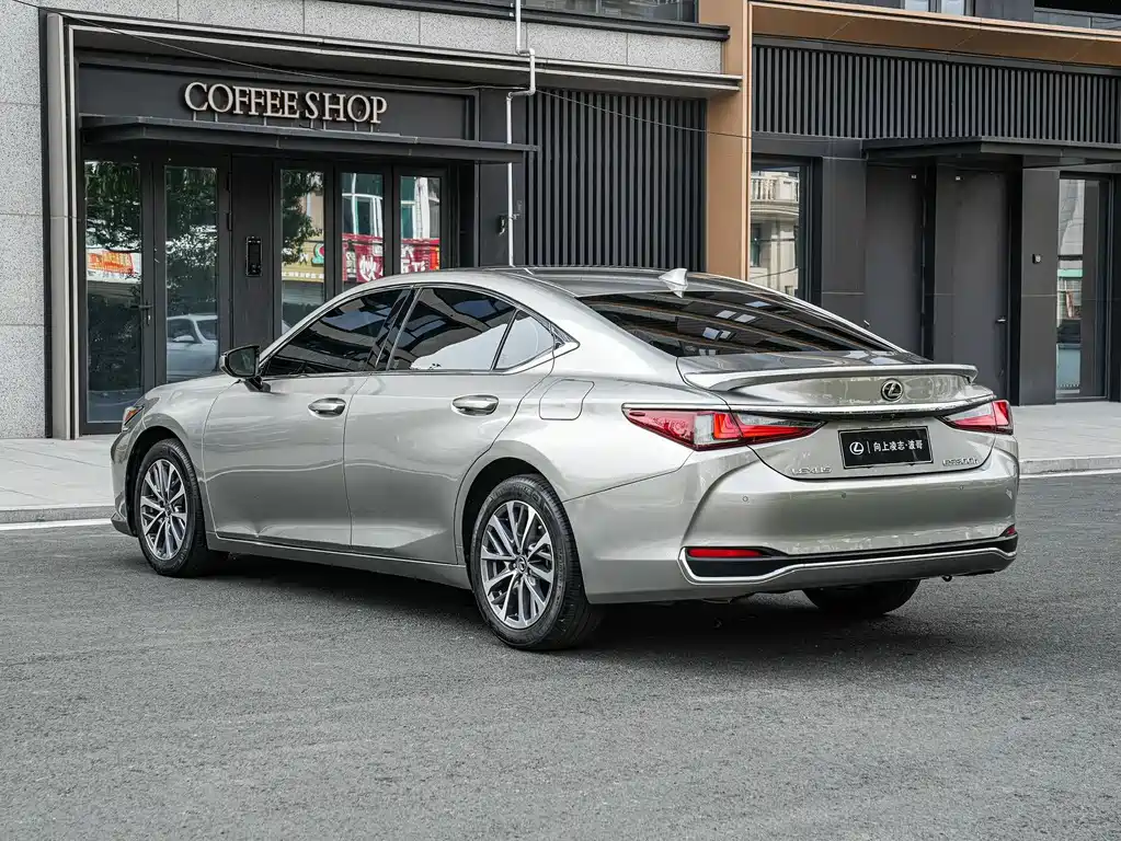 Lexus ES — миниатюра 6