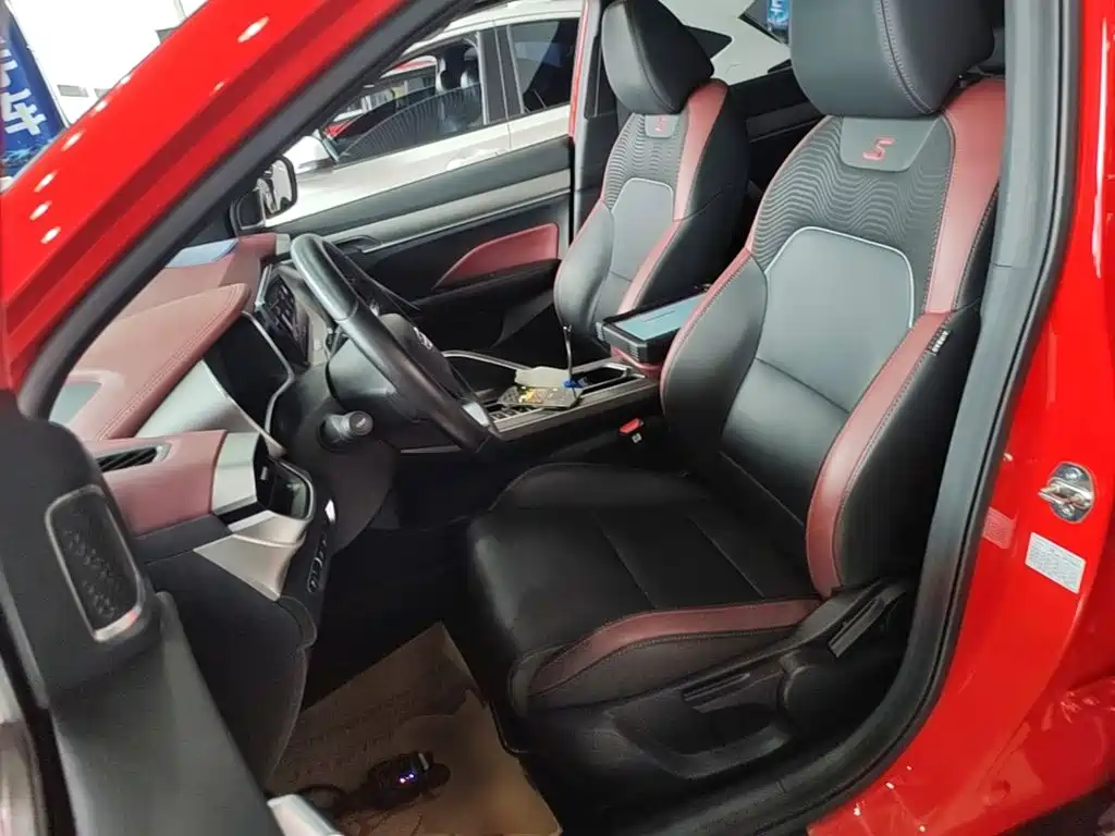 Geely Binyue — миниатюра 15