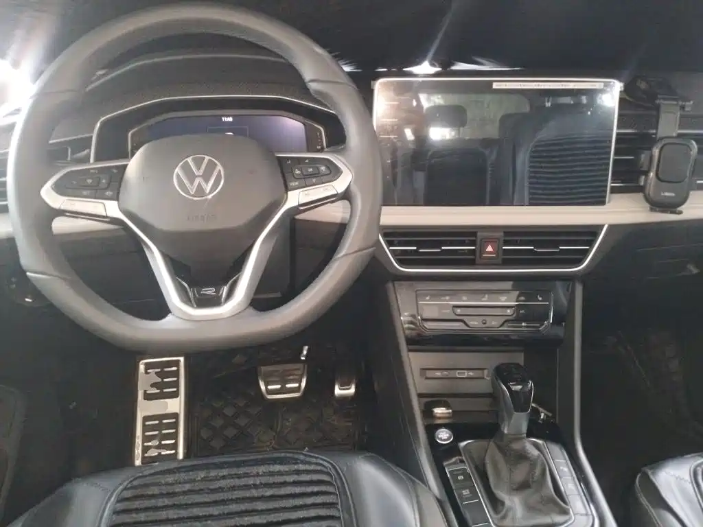 Volkswagen Tiguan L — миниатюра 10