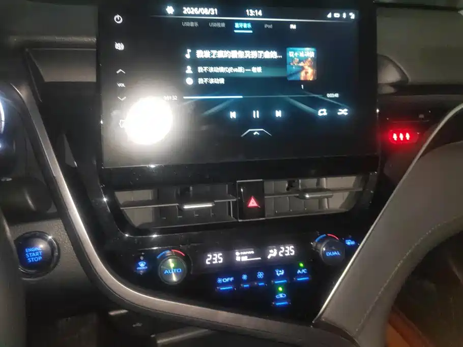 Toyota Camry — миниатюра 13