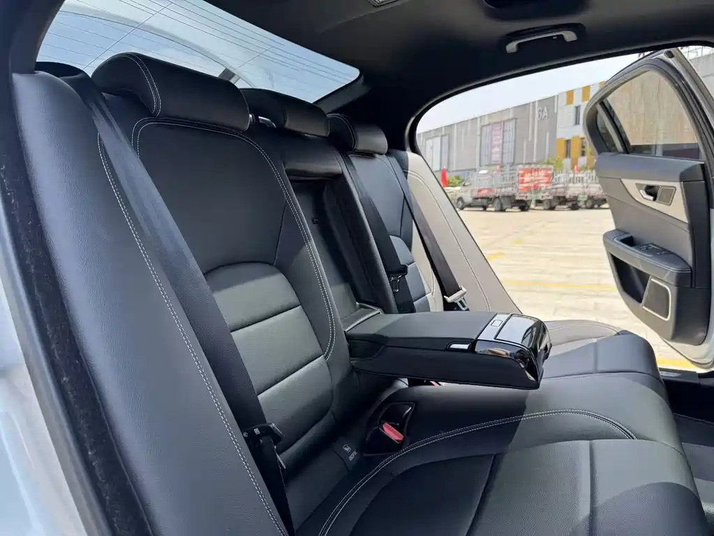 Jaguar XEL — миниатюра 22