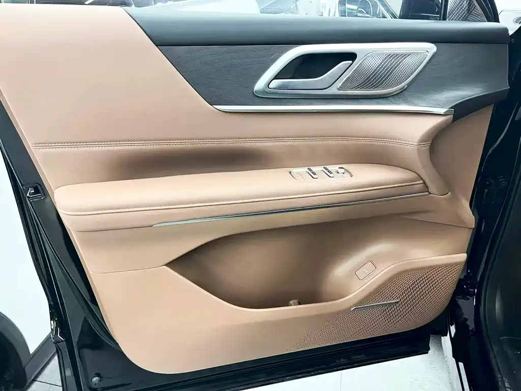 Wuling Xingguang L — миниатюра 10