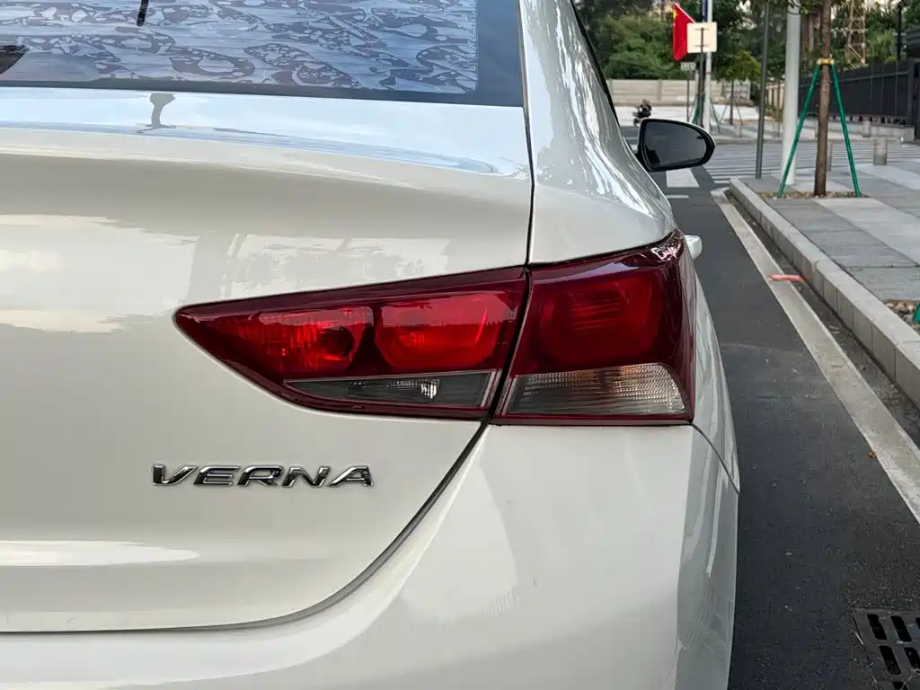 Hyundai Verna — миниатюра 27