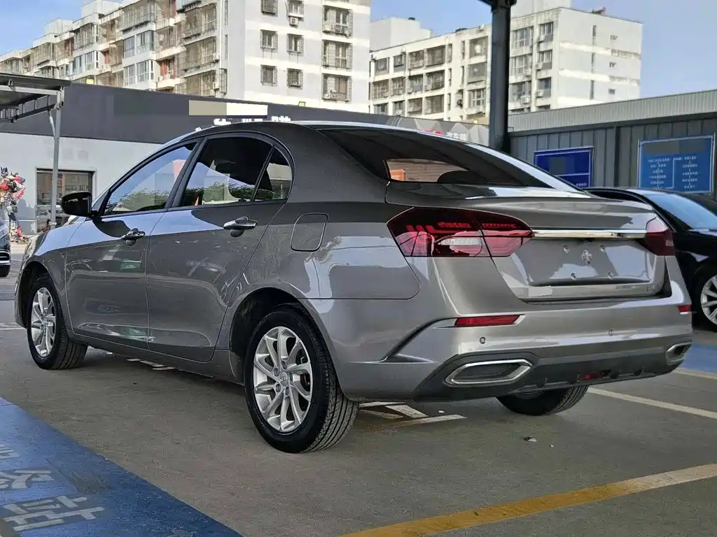 Geely Emgrand — миниатюра 2